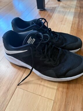 Black Nike Air Max Alpha Trainers